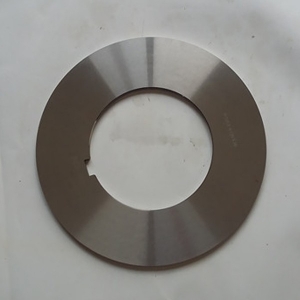 縱剪機(jī)刀片精度和穩(wěn)定性在短時(shí)間內(nèi)無(wú)法滿足令人滿意的要求(圖1)